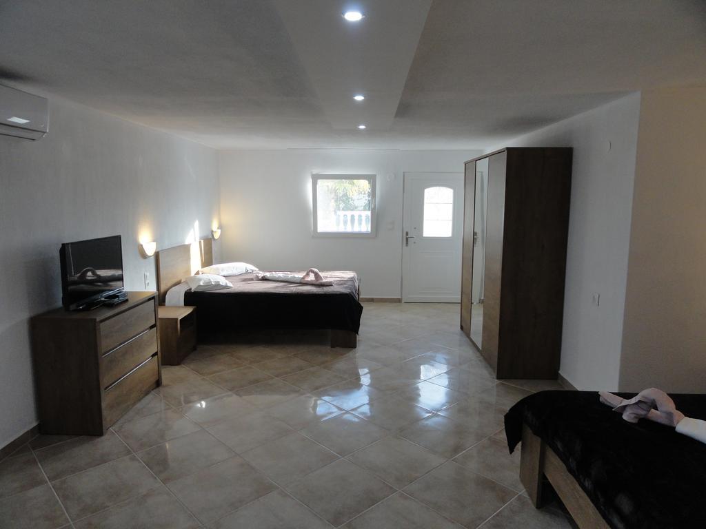 Delfini House Apartment Asprovalta Bagian luar foto